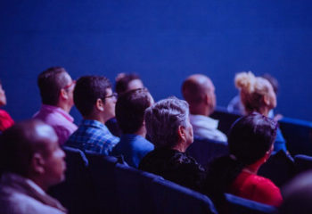 Public suivant une conférence