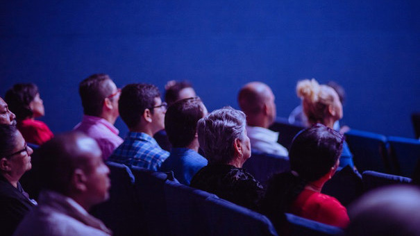 Public suivant une conférence