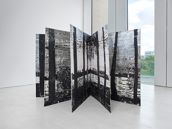 "Anselm Kiefer, Der Rhein, 1982-2013 houtsnede op karton op canvas op houten paneel I woodcut on cardboard on canvas on wooden panel 16 pagina's pages, 190 x 165 cm Studio Anselm Kiefer Collection museum Voorlinden"