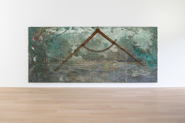 "Anselm Kiefer, Die Freimaurer, 2010-2011 olieverf, acryl, terracotta, zout, staal en pastel op doek oil point, acrylic, terracotta, sait, steel and pastel on canvas 330 x 760 cm Collection museum Voorlinden Foto I photo: Antoine van Kaam"